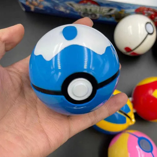 Grose Pokebälle (Ca. 8Cm) Mit Figuren (8 Stk. Im Spiel Set)