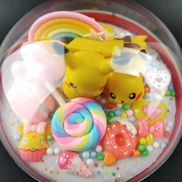 Groser Pokeball Mit Pokemon Figur