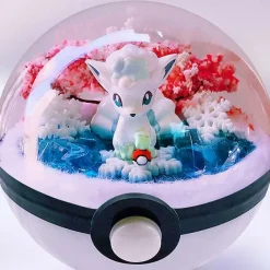 Groser Pokeball Mit Pokemon Figur