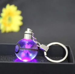 Pokeball Anhanger Mit Pokemon Motiven Und Farbwechsel