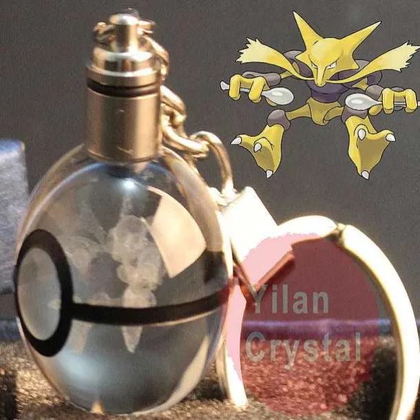 Pokeball Anhanger Mit Pokemon Motiven Und Farbwechsel