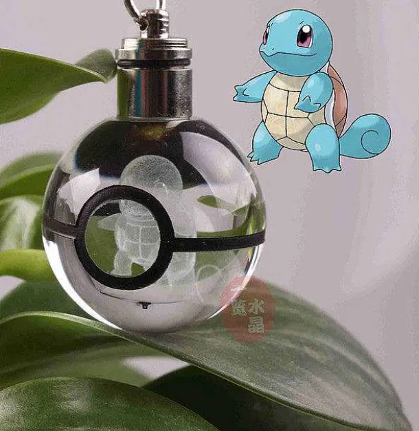 Pokeball Anhanger Mit Pokemon Motiven Und Farbwechsel