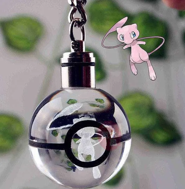 Pokeball Anhanger Mit Pokemon Motiven Und Farbwechsel